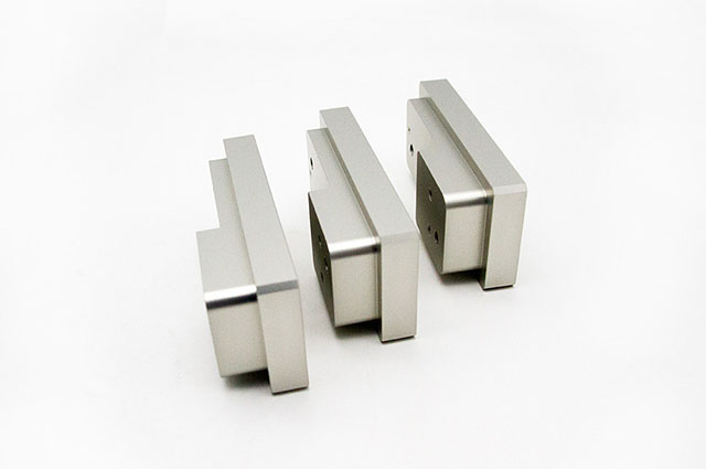 是什么樣的原因?qū)е耤nc加工中心發(fā)生漏油?